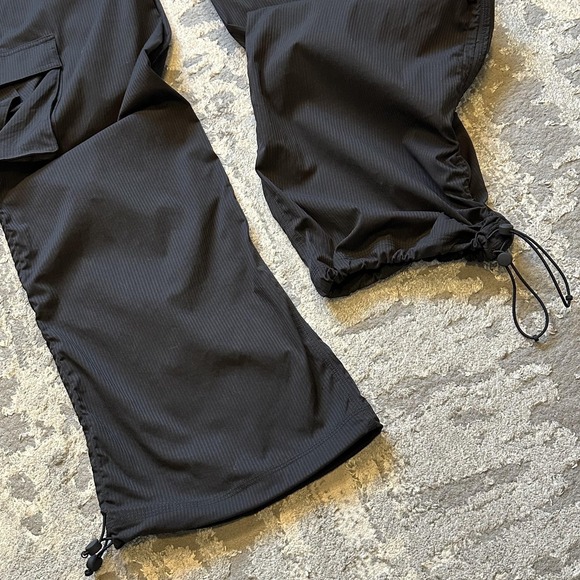 Lululemon Womens Large Dance Studio Relaxed-Fit Mid-Rise Cargo Pant Black W5GILS - Picture 3 of 9